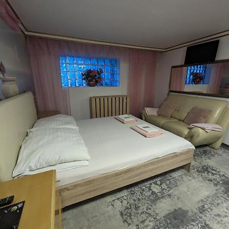 Motel Drabek Тарновске Гори Екстериор снимка