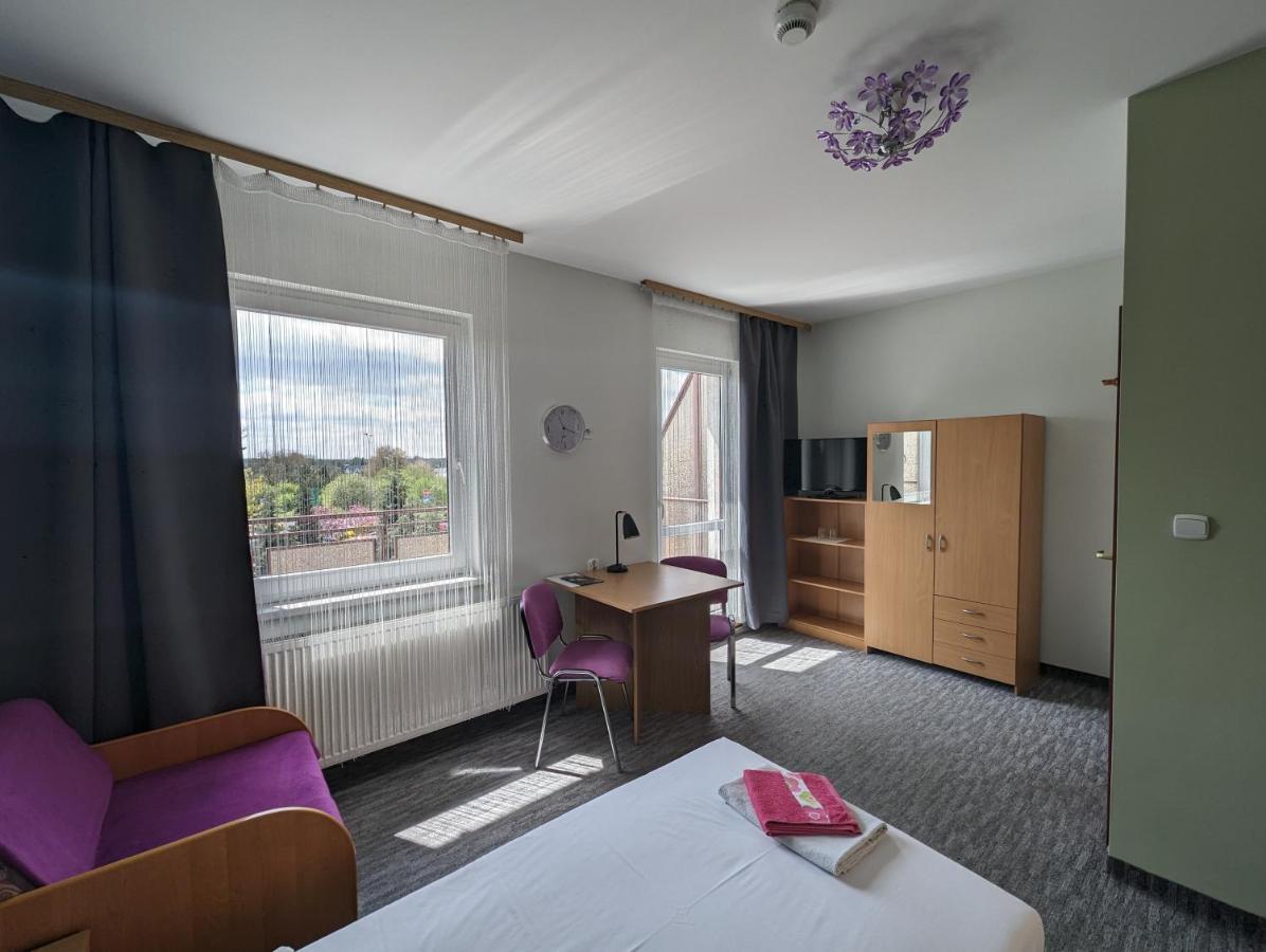Motel Drabek Тарновске Гори Екстериор снимка
