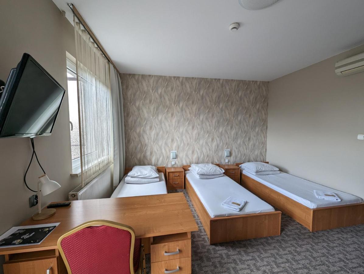 Motel Drabek Тарновске Гори Екстериор снимка