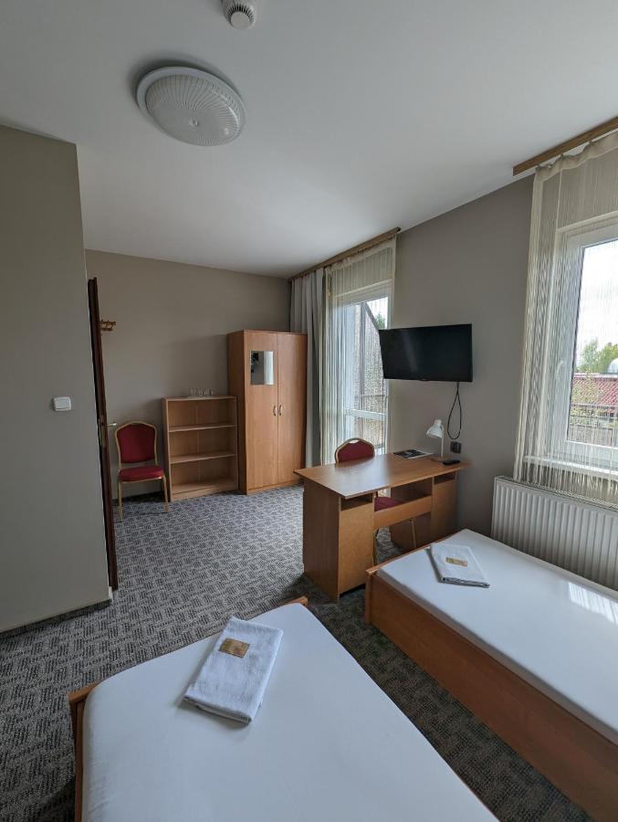 Motel Drabek Тарновске Гори Екстериор снимка
