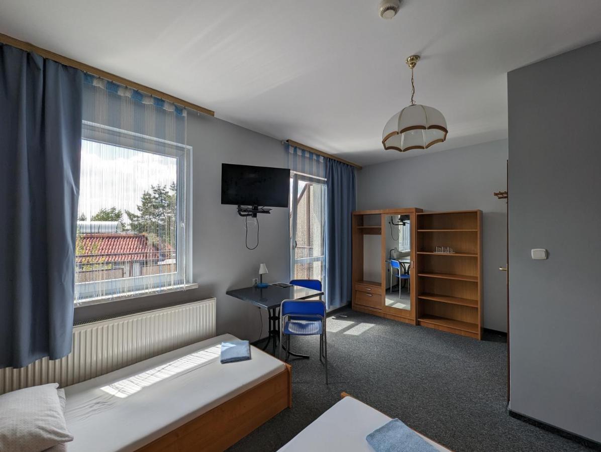 Motel Drabek Тарновске Гори Екстериор снимка