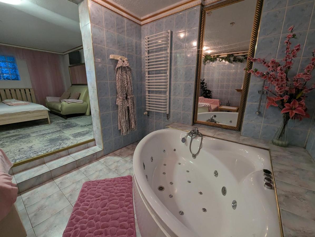 Motel Drabek Тарновске Гори Екстериор снимка